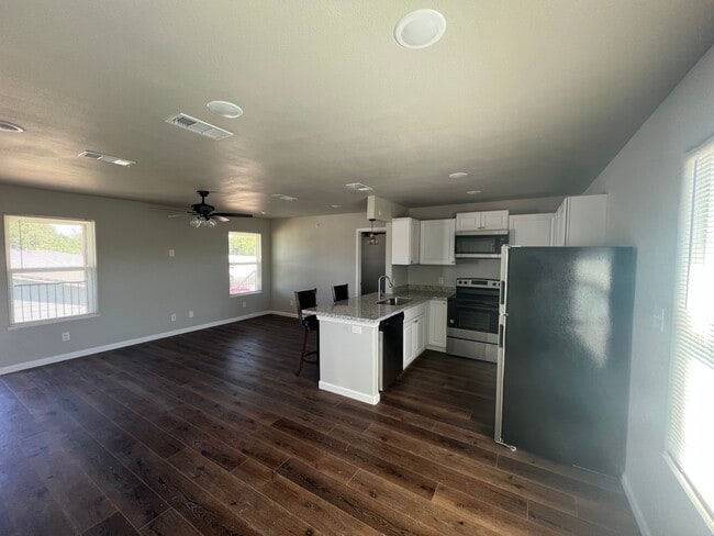 Interior Photo - Tuscan Ridge