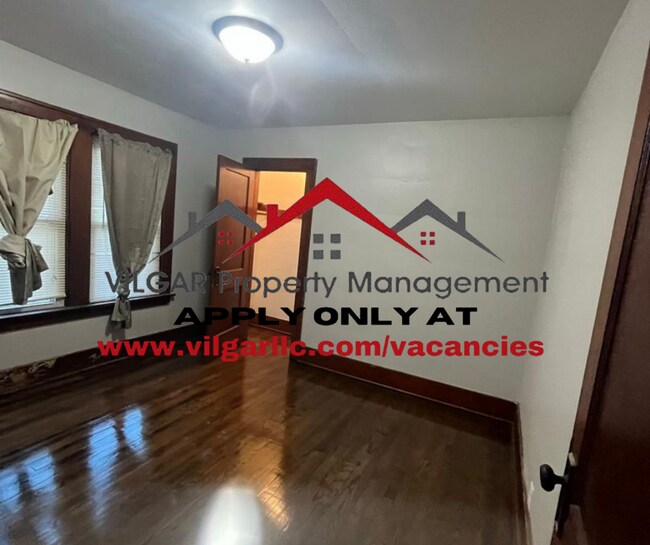 Foto del edificio - What a House! 3 large bedrooms , 1 1/2 bat...