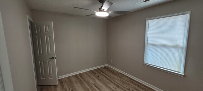 Building Photo - 4505 Southern Webbing Mill Rd