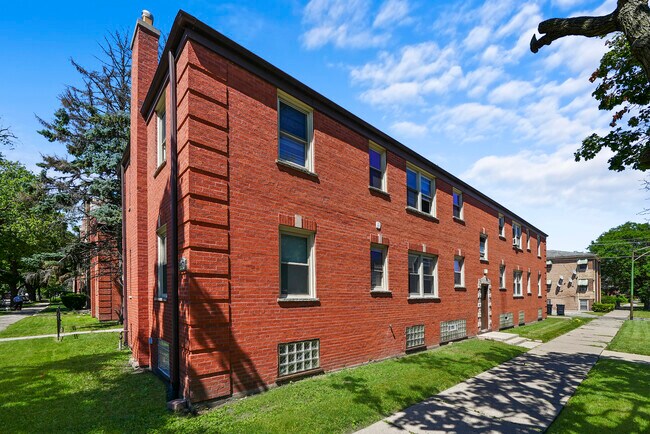 Building Photo - 9059 S Laflin St
