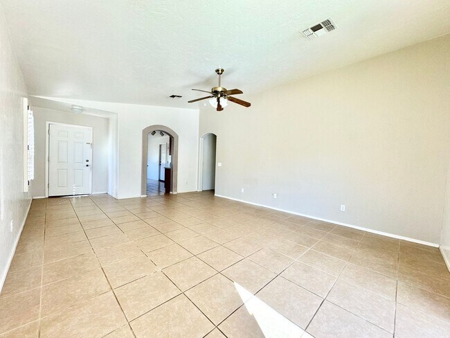 Building Photo - 3BR/2BA/2CG, 1337 sq.ft. rental in Sierra Vista, AZ