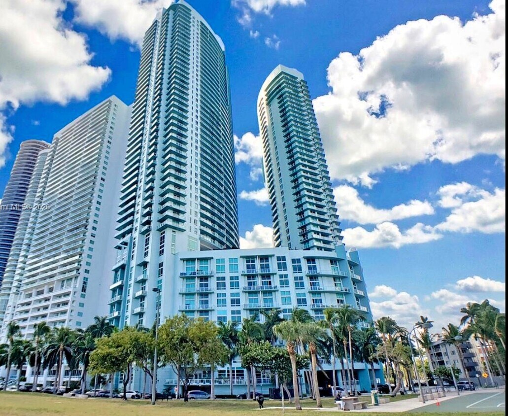 Foto principal - 1900 N Bayshore Dr