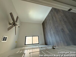 Foto del edificio - 110 Santa Paula Ave