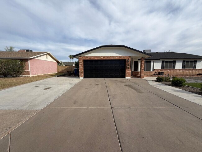 Foto del edificio - 3761 E Dulciana Ave