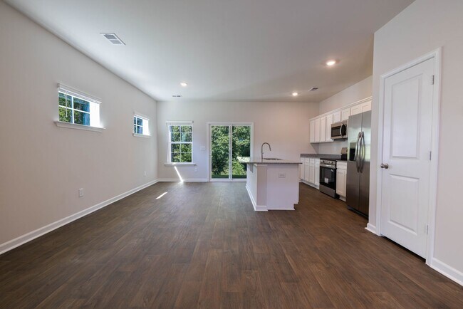 Foto del edificio - 111 Pendleton Place Way