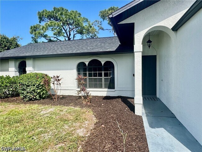 Foto del edificio - 8137 Pelican Rd