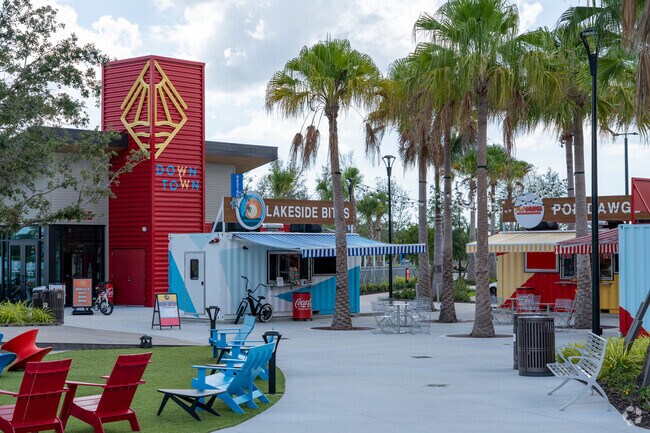 Downtown Wellen Park food and conessions.