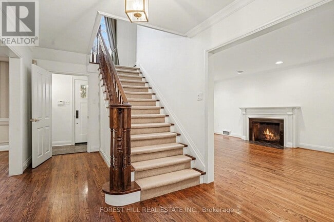 Building Photo - 289 Glengrove Ave W