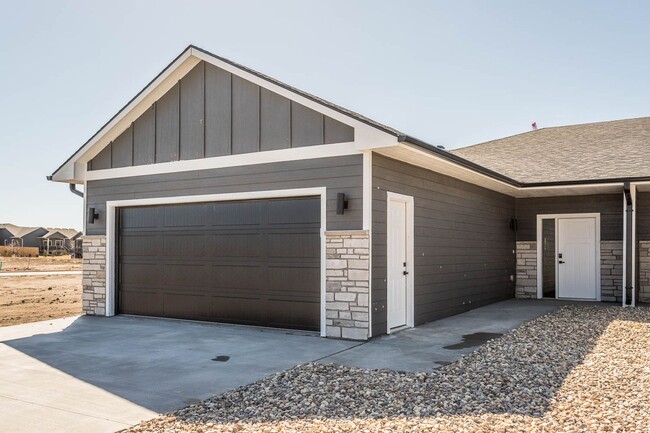 Foto del edificio - Brand new 3 bed 2 bath Twin home in Tea