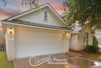 Building Photo - 1501 Darjeeling Dr