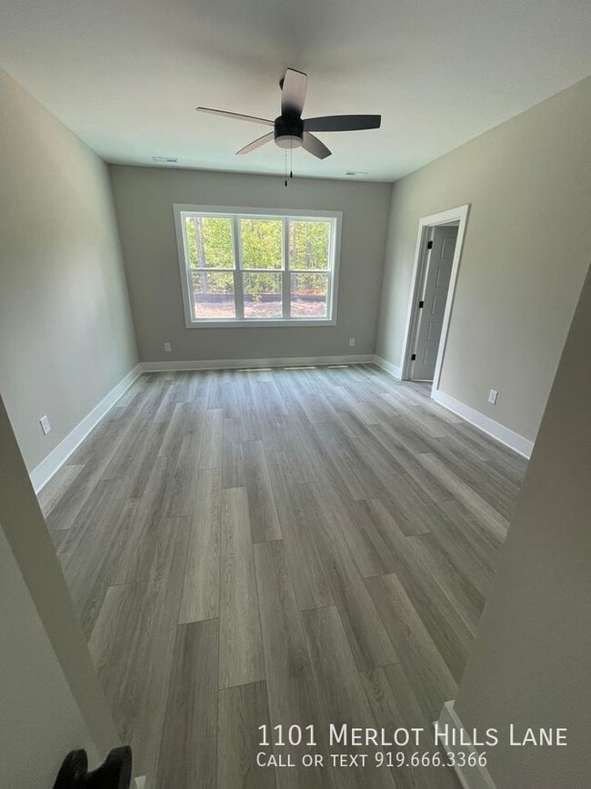 Building Photo - Modern 3 bedroom.