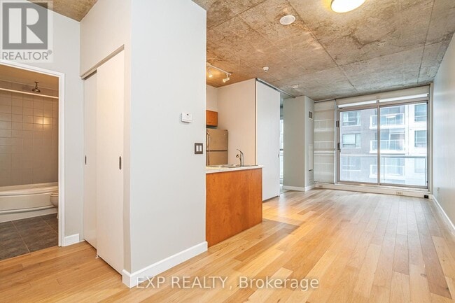 Building Photo - 179 George St