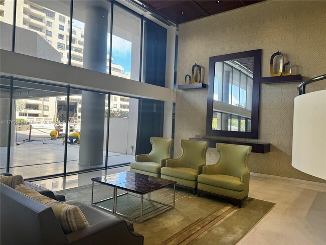Foto del edificio - 201 Crandon Blvd