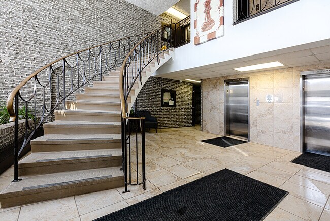 Photo du bâtiment - Lancelot Apartments