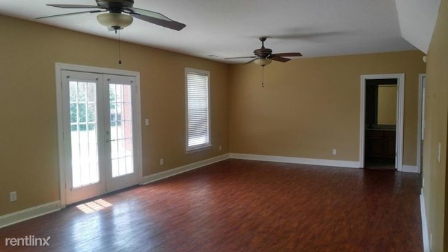 Building Photo - 8161 Rambling Rose Dr