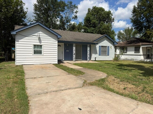 Building Photo - 7539 McHenry St