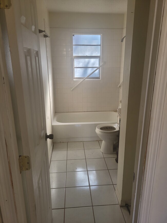 Foto del edificio - 11851 Illinois St