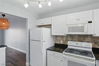 Building Photo - 170 Turtle Lake Ct