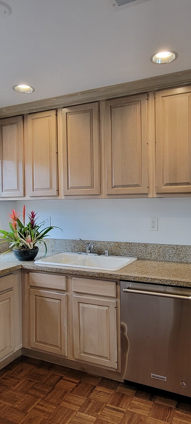 Foto del edificio - 17565 Bullock St