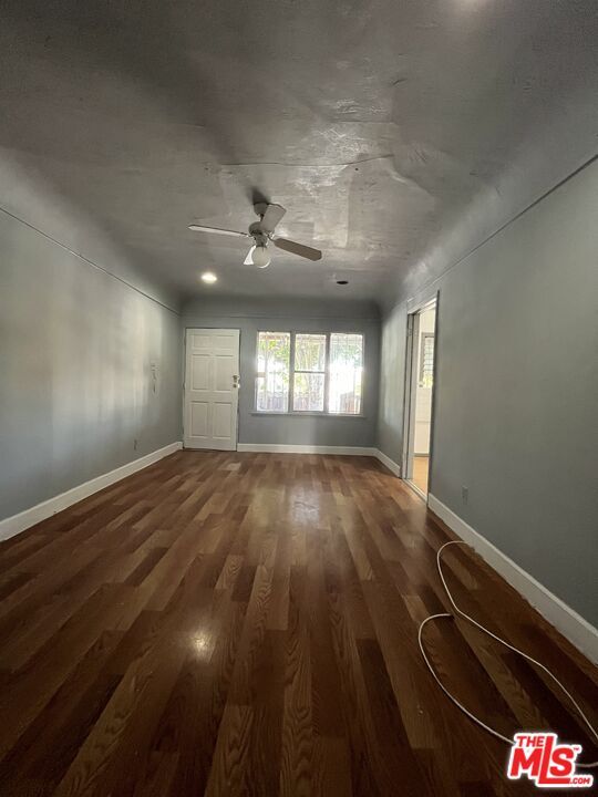 Foto del edificio - 3027 W 60th St