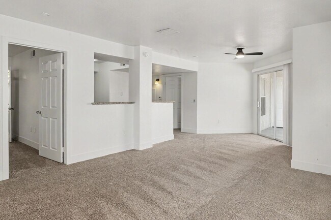 Foto del edificio - 6800 E Lake Mead Blvd