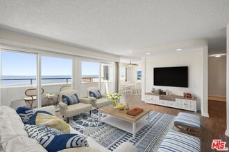 Building Photo - 18002 Coastline Dr
