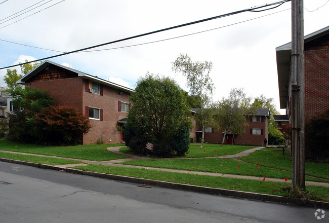 Building Photo - 1427 Oneida St