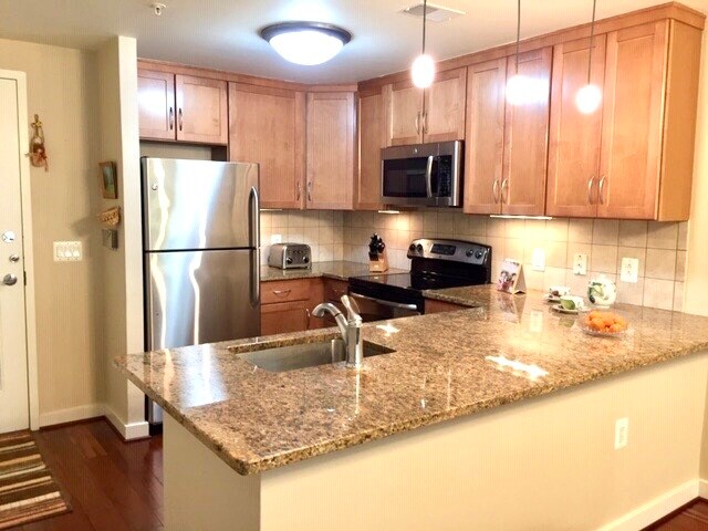 Kitchen - 888 N Quincy St