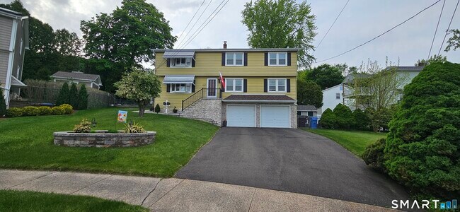 Foto del edificio - 14 Cadwell Ct