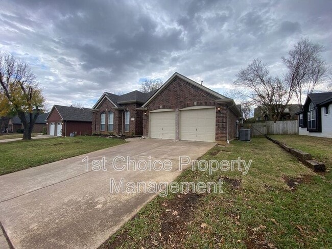 Building Photo - 904 Santa Cruz Dr