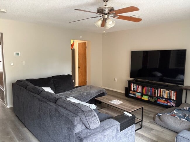 Building Photo - 92 5th Ave