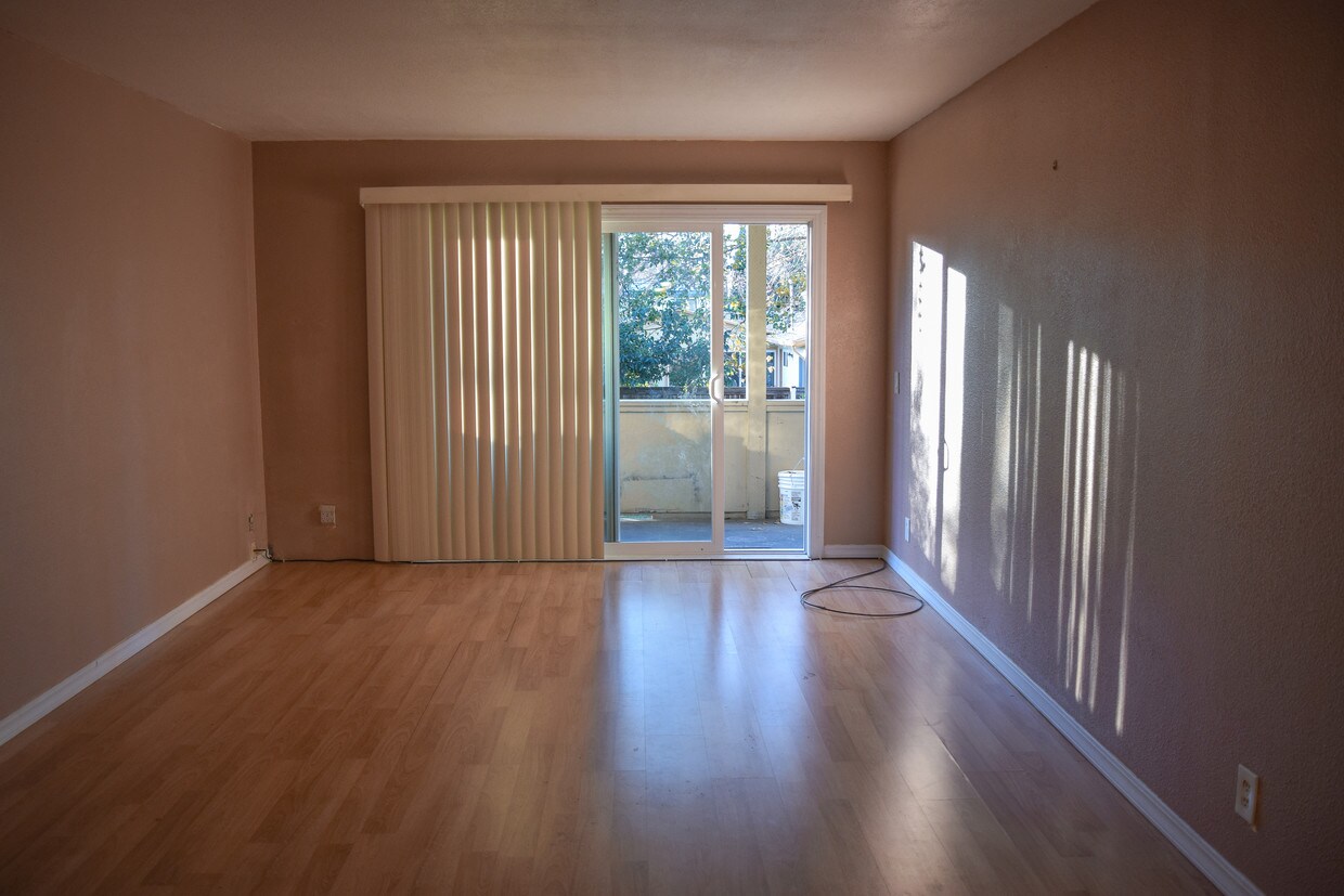 Primary Photo - 781 N Fair Oaks Ave