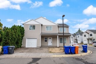 Building Photo - 12618 SE Ramona St