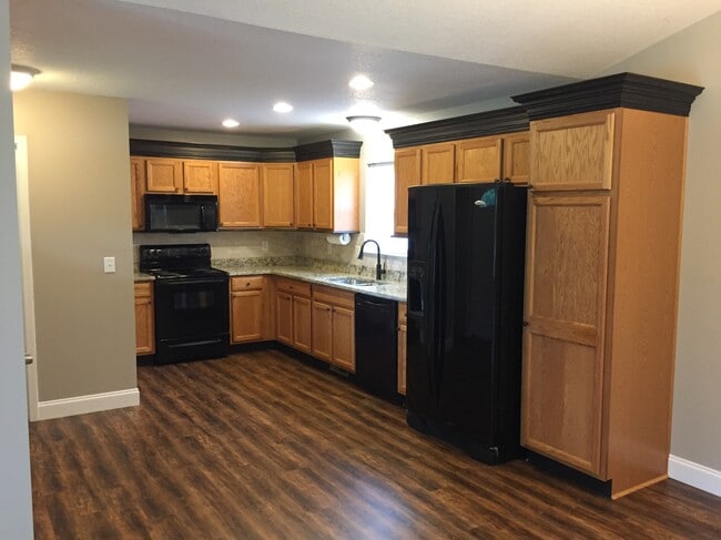 Kitchen - 2B Circleview Dr