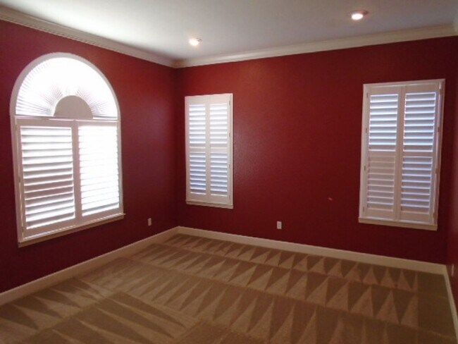 Foto del edificio - NICE 2 STORY HOME IN WHITNEY OAKS GATED CO...