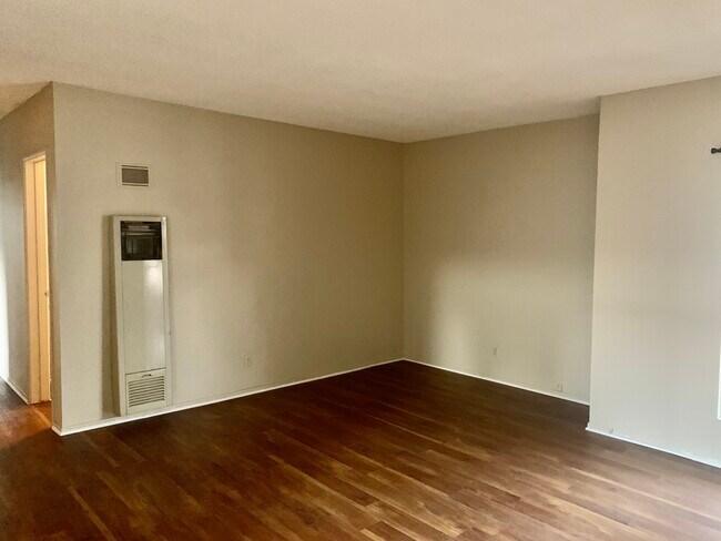 Foto del edificio - 888 N Palm Ave