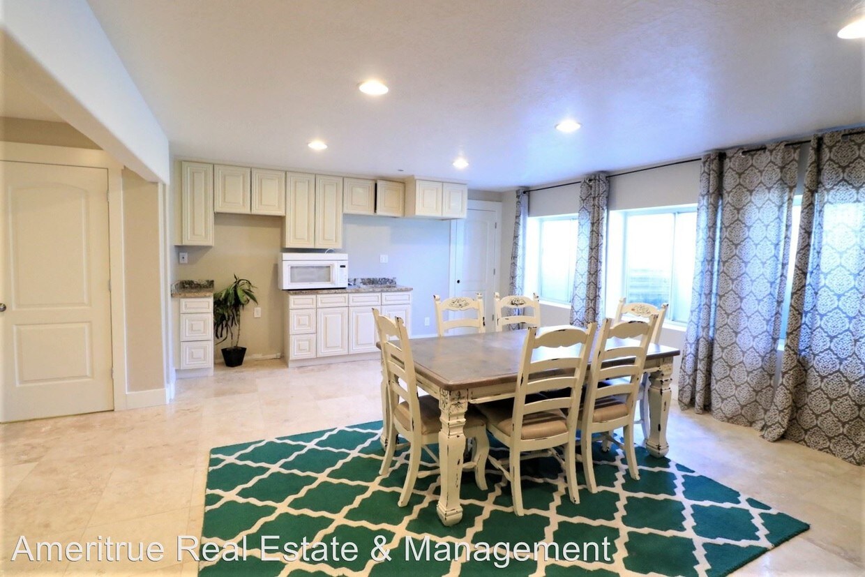 Foto principal - 1910 E Canyon Rd