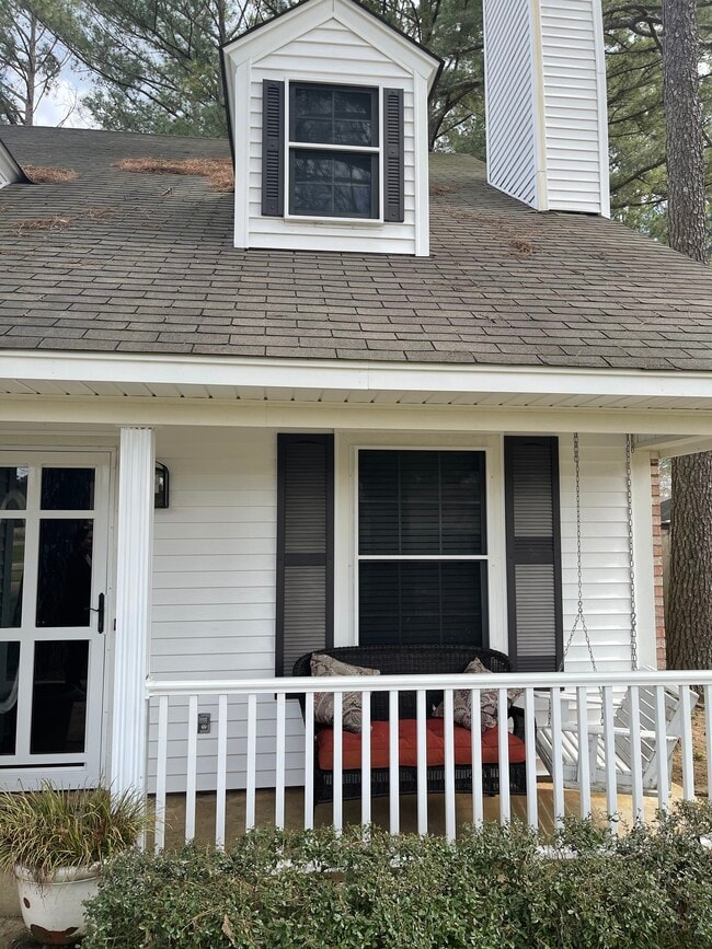 Building Photo - 102 Riverbend Dr