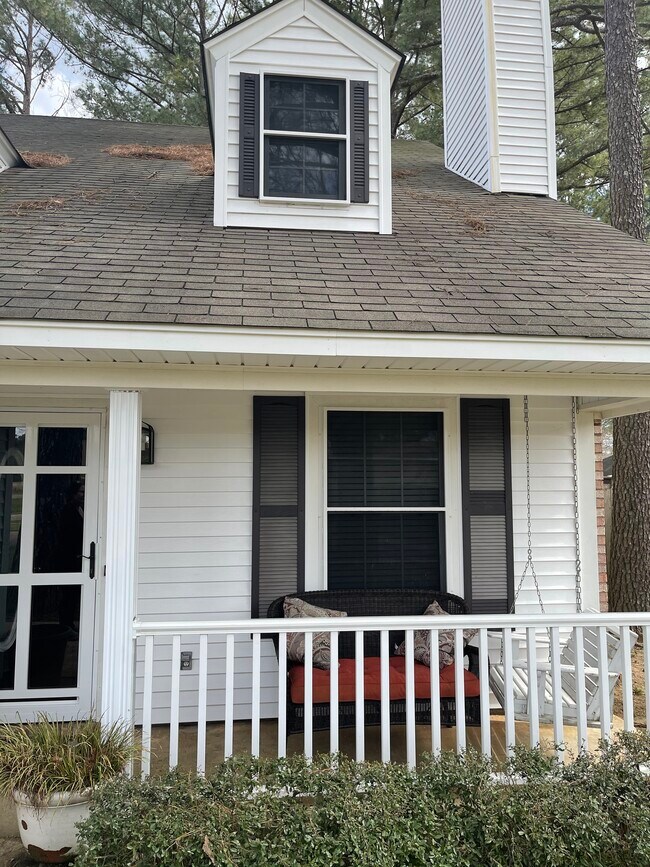 Foto del edificio - 102 Riverbend Dr