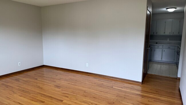 Foto del edificio - 1331 Spruce Hills Dr