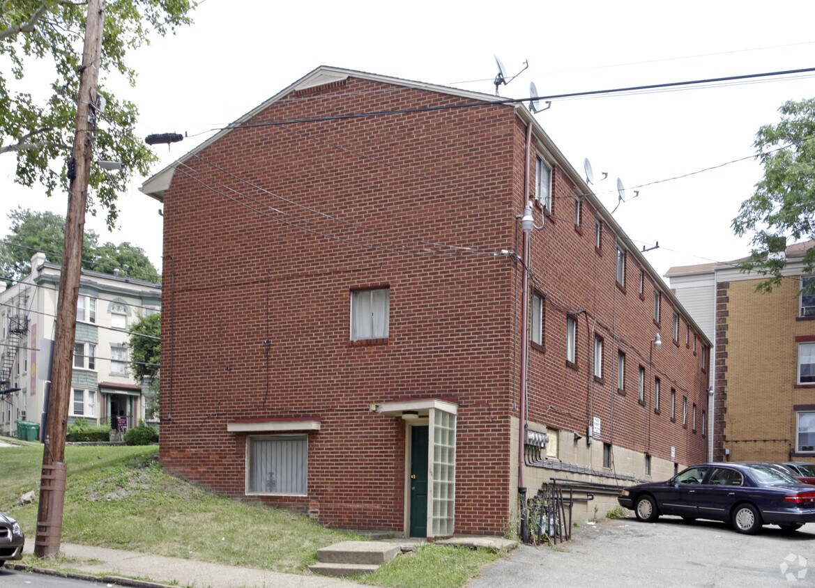 Building Photo - Braddock