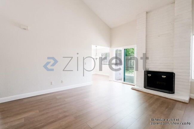 Foto del edificio - 1243 Andalusia Dr