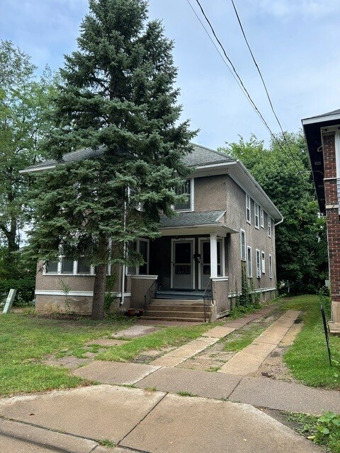 Building Photo - 421 Chamberlain Ave