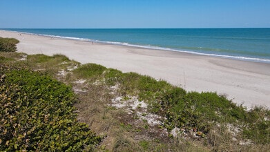 Building Photo - 959 N Hwy A1A