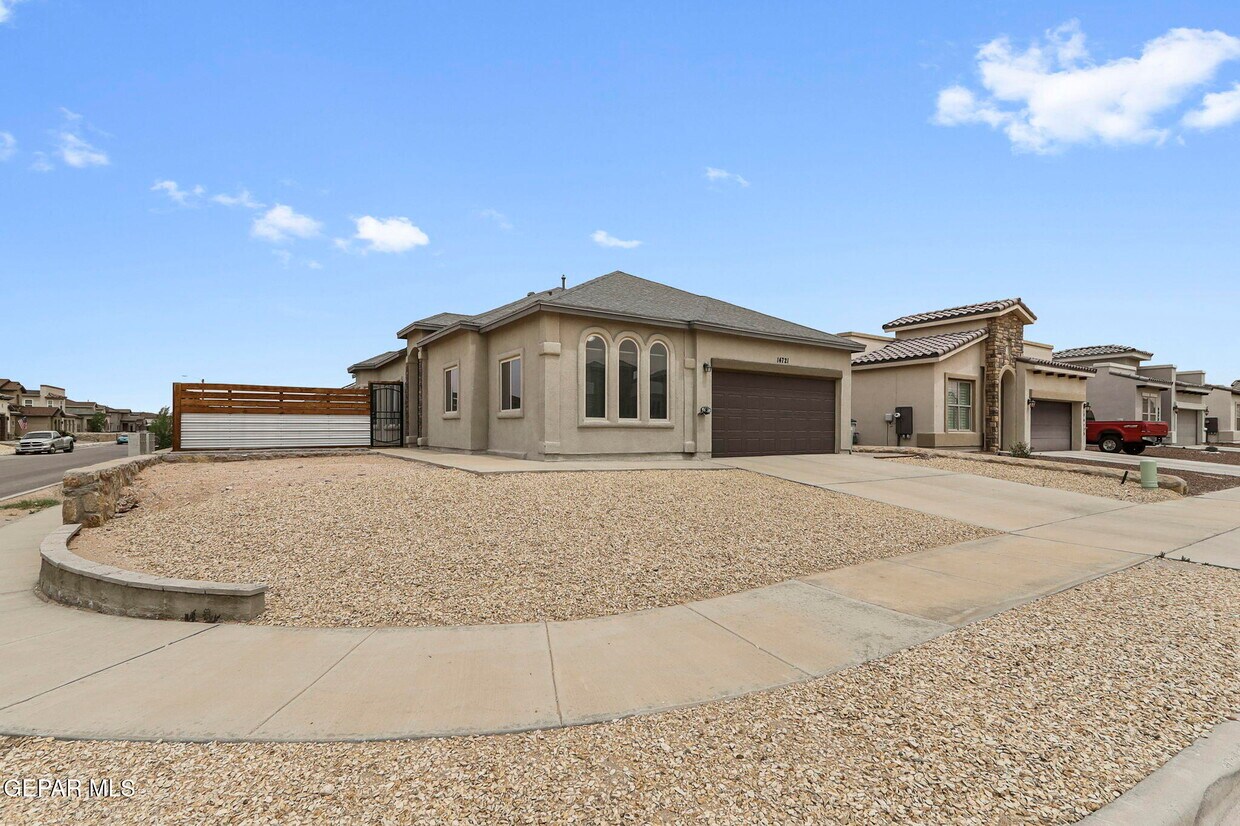 Primary Photo - 14721 Tierra Harbor Ave