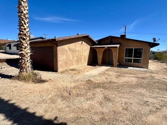 Building Photo - 6001 Mariposa Ave