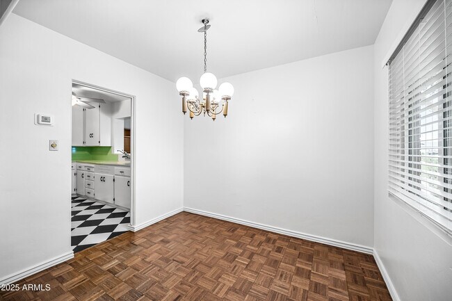 Foto del edificio - 4039 E Cambridge Ave