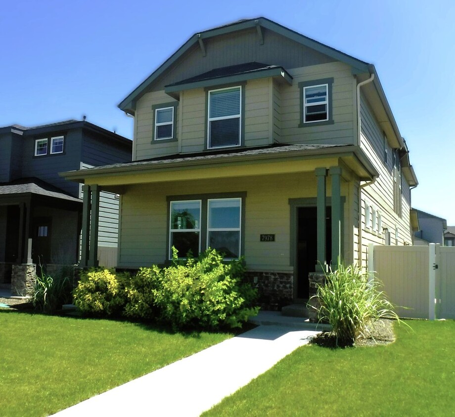 Foto principal - Beautiful 4 bed 2.5 bath in East Boise jus...