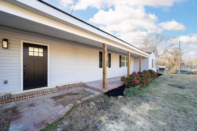 Foto del edificio - 640 Mission Ridge Rd