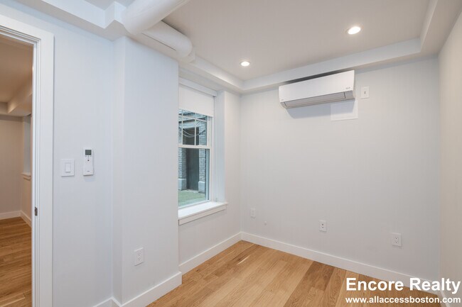 Foto del edificio - 288 Chestnut Hill Ave